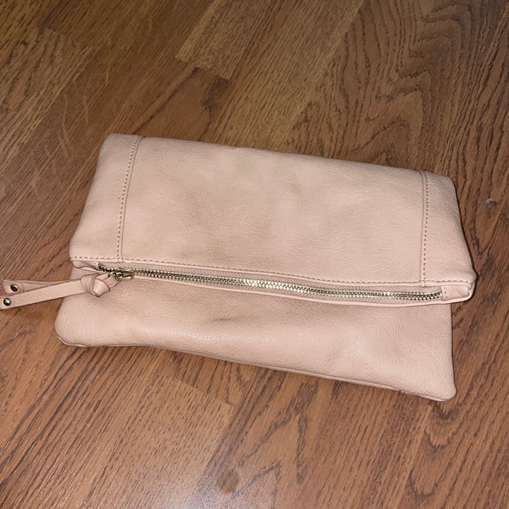 Tan clutch